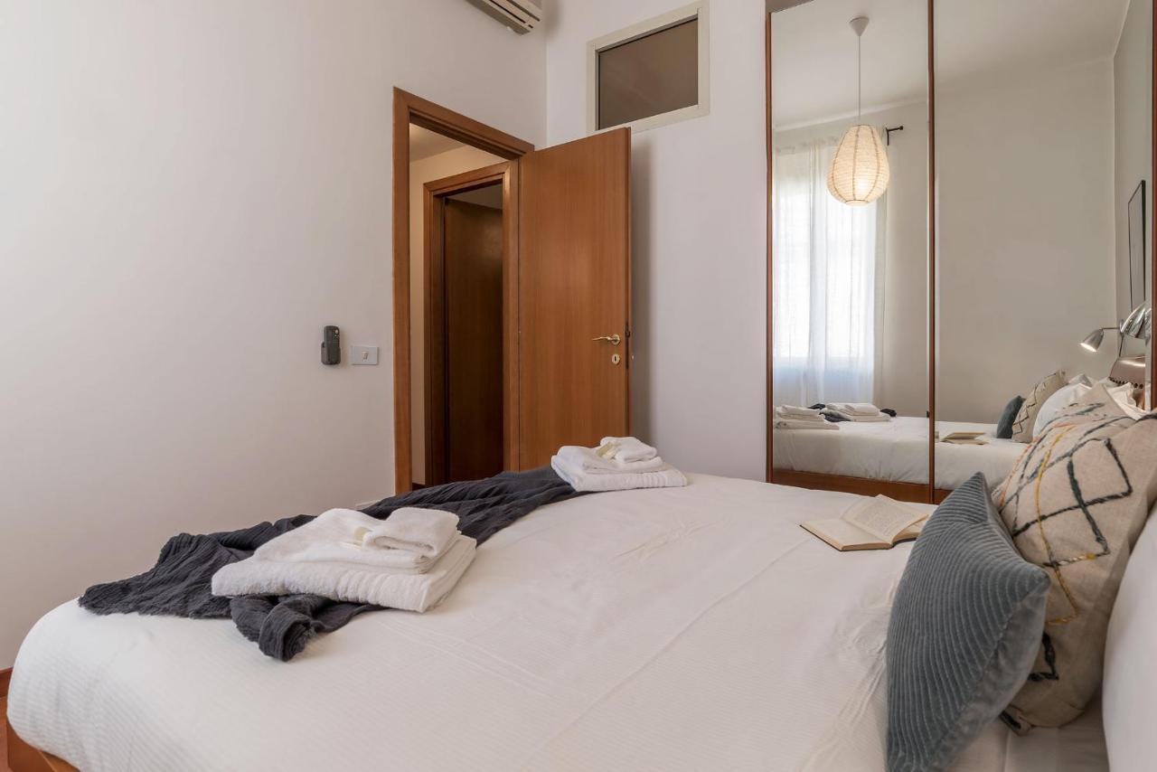 Lively Roma Trastevere Renovated Apartment - FromhometoRóma Kültér fotó