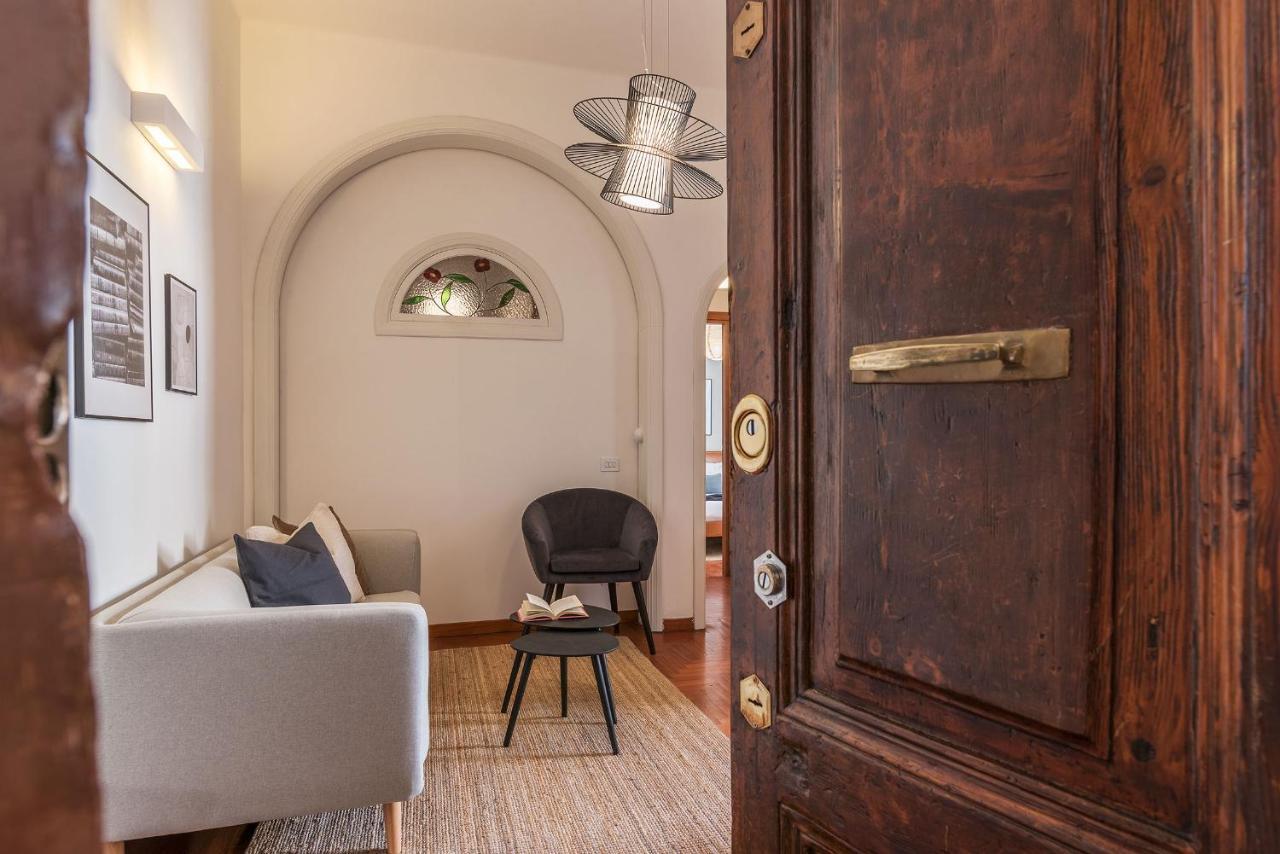 Lively Roma Trastevere Renovated Apartment - FromhometoRóma Kültér fotó
